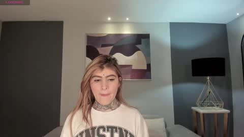 Carla Bunnis online show from December 21, 11:14 am