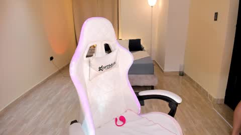 Alejandra online show from December 5, 1:47 am