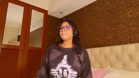 Carly Monroe  online show from December 16, 9:59 am