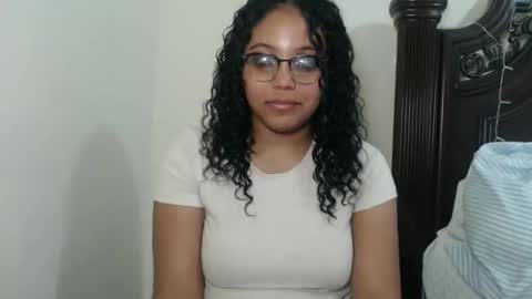 CARAMEL xoxo online show from September 22, 6:34 am