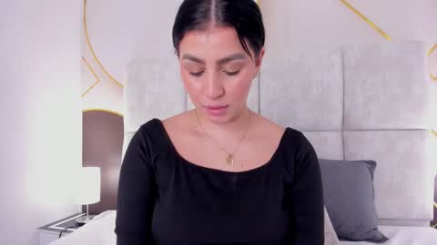 caro_giraldo_ online show from February 20, 7:37 pm