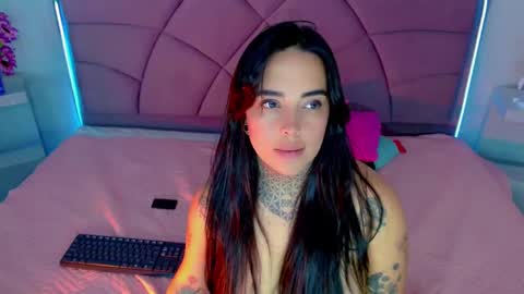 Carolaine01 online show from November 10, 10:38 pm