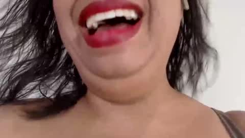 Caroling online show from April 15, 6:52 pm