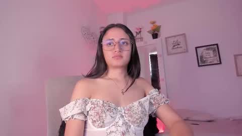 Snapshot of caroliine__ chatting on September 10, 8:09 pm Caroline online show from September 10, 8:09 pm