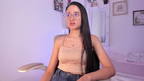 Snapshot of caroliine__ chatting on February 13, 8:13 pm Caroline online show from February 13, 8:13 pm