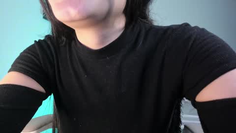 Snapshot of caroliine__ chatting on February 7, 8:42 pm Caroline online show from February 7, 8:42 pm