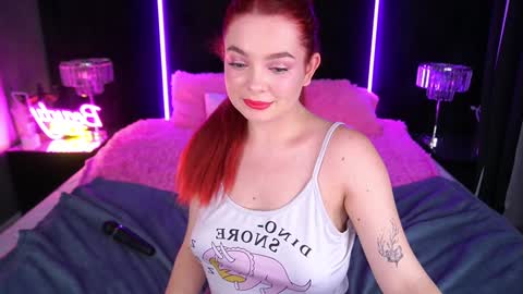 Snapshot of carolinadia chatting on December 12, 7:52 am carolinadia online show from December 12, 7:52 am