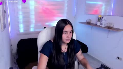 caroline_rodriguez_9 online show from February 21, 7:25 pm