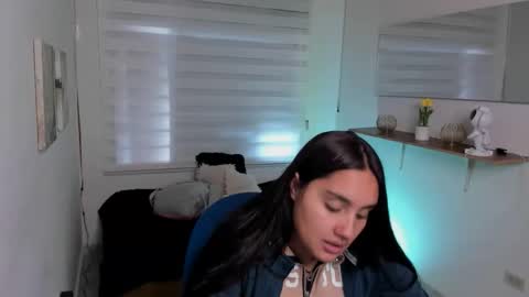 caroline_rodriguez_9 online show from February 16, 7:14 pm