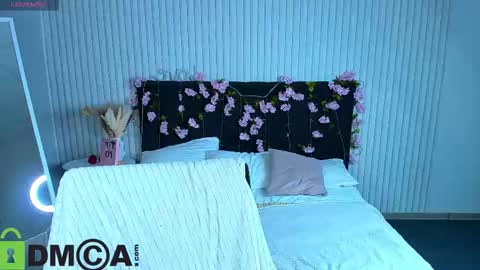 CarolineRichter online show from March 25, 3:01 am