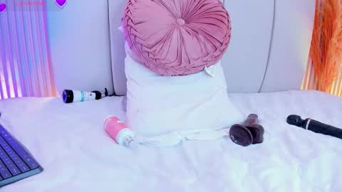 Carol Rivera  online show from October 23, 8:04 pm