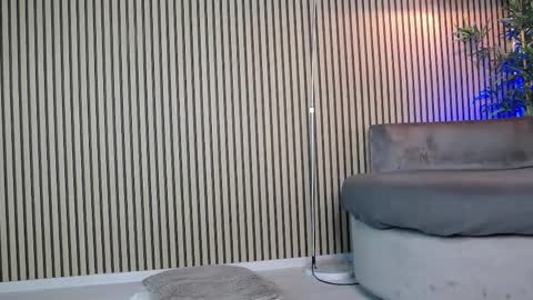 carolynnx online show from October 16, 9:34 am