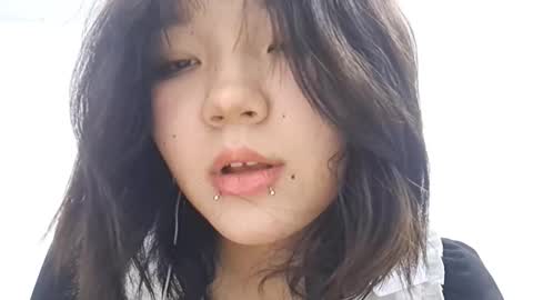 Mia online show from November 30, 11:14 am