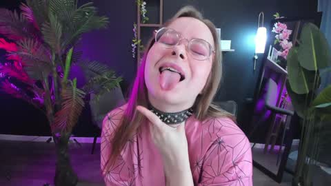 assie online show from January 24, 8:32 pm