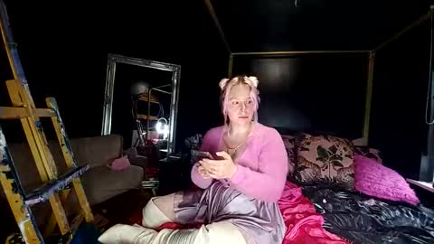 Cassie online show from January 18, 1:18 pm