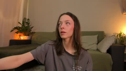  cassandra  online show from April 15, 7:03 pm