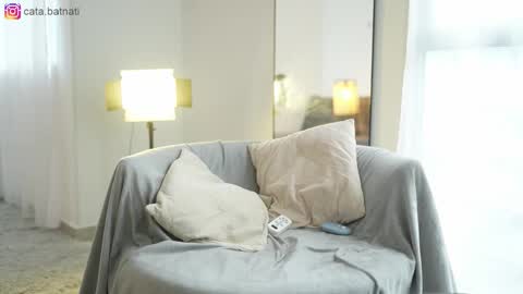 Catalina online show from February 22, 3:02 pm