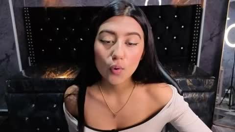 catalella_little_b online show from June 1, 7:48 pm