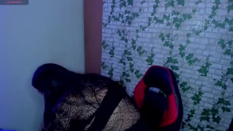  Mia   online show from November 15, 8:54 pm