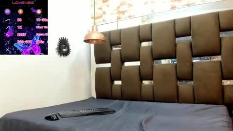 cattaleyaqueen_ online show from September 16, 5:10 pm