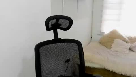 celeste_bonnet1 online show from November 17, 6:52 pm