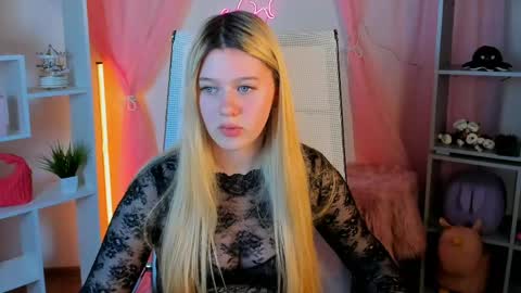 your cute kitty online show from April 29, 6:46 pm