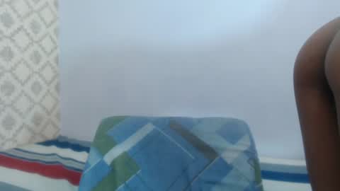 Snapshot of chantal_taylor_ chatting on December 19, 12:12 pm Raquel online show from December 19, 12:12 pm