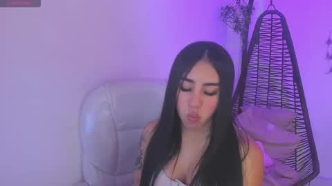 Chantall online show from November 19, 4:45 am