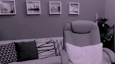 The Queen online show from November 23, 4:26 am