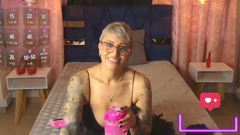 CHARLOTTE GRAY online show from November 14, 9:59 pm