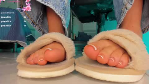 charlotte  grey online show from February 18, 9:03 pm