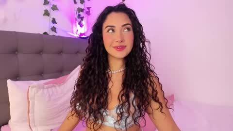 Snapshot of charlotte_jamees chatting on March 3, 1:28 am Charlotte james online show from March 3, 1:28 am