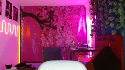 charlotte_morh_ online show from April 29, 12:03 am