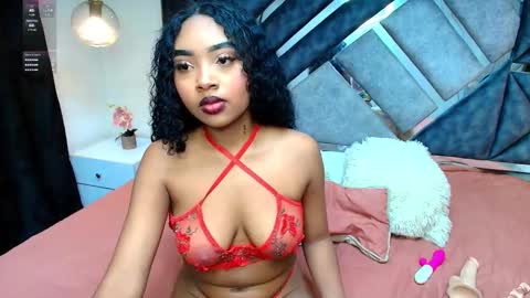 charlotte_walker1 online show from September 13, 5:37 am