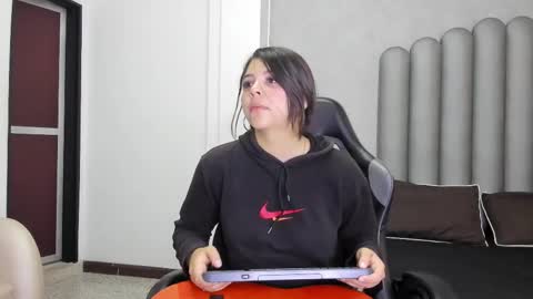 charlottee_starr online show from December 5, 8:32 pm