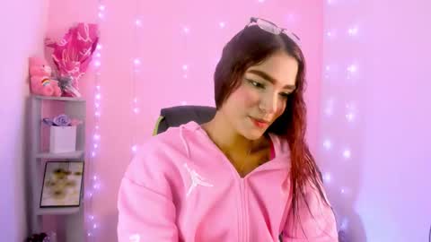 charlotteee online show from November 8, 2:05 am