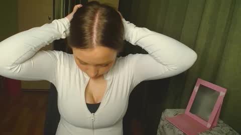 Kira online show from September 15, 7:10 pm