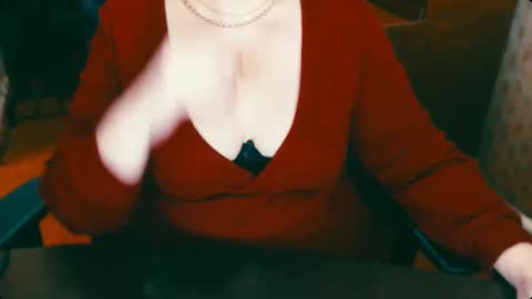 Snapshot of charlottextasty chatting on December 17, 1:16 pm CharlotteXTasty online show from December 17, 1:16 pm