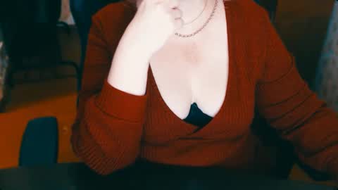 Snapshot of charlottextasty chatting on December 20, 10:27 am CharlotteXTasty online show from December 20, 10:27 am