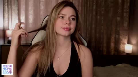 Emilia online show from May 30, 5:49 am