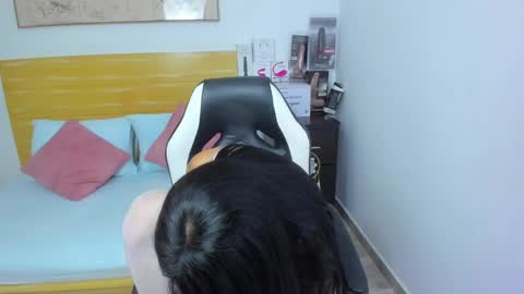 isabel online show from February 21, 1:44 pm