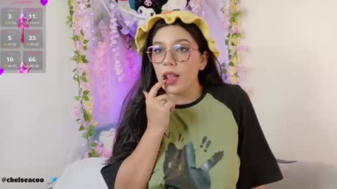 Snapshot of chelsea_coo chatting on October 3, 8:03 pm Chelsea online show from October 3, 8:03 pm