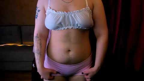 Chelsy  Luxe  online show from May 8, 7:44 am