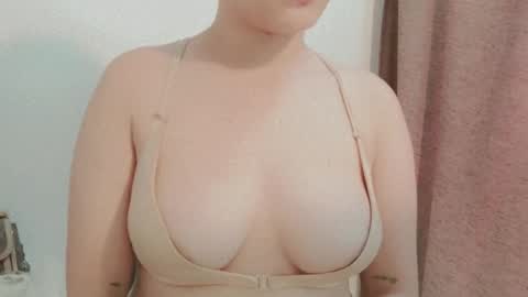 Snapshot of chennybbgirl chatting on October 14, 10:23 pm chenny online show from October 14, 10:23 pm