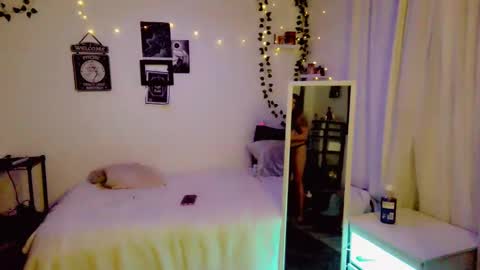 cherrieamaretto online show from January 27, 7:45 am