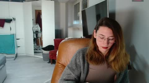 Leonie online show from March 26, 8:16 am