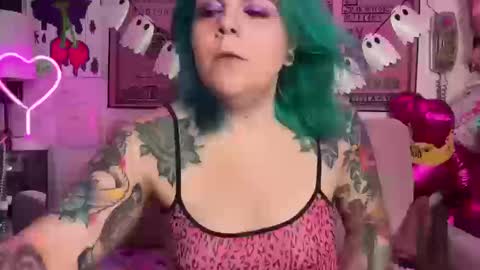 Snapshot of cherryb0mbb0mb chatting on October 12, 4:15 am CherryBombBomb online show from October 12, 4:15 am