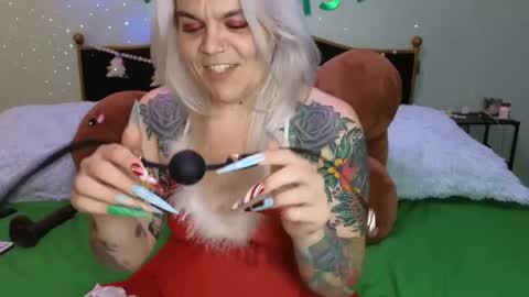 Snapshot of cherryb0mbb0mb chatting on December 21, 7:03 am CherryBombBomb online show from December 21, 7:03 am