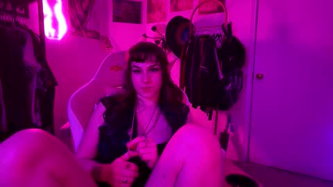 Cherry Bepis online show from April 9, 8:09 am