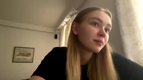 Lei online show from April 4, 12:04 pm